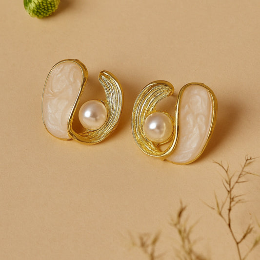 Elegant Lightweight Pearl Stud Earrings